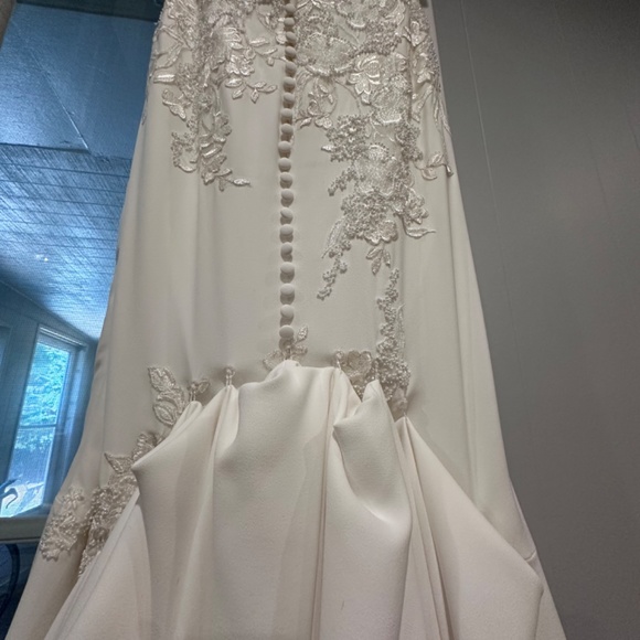 Dante Modern Wedding Gown - Picture 6 of 13